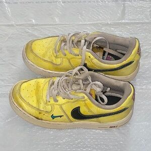 Nike Air Force 1 Shoes Kids Yellow Sneakers Size 1Y US